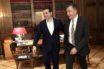 Τσίπρας-Θεοδωράκης μπροστά στις κάμερες: “Να κοπεί ο γόρδιος δεσμός στο ποδόσφαιρο”