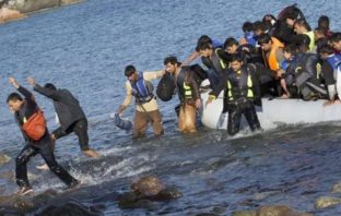 Το άγνωστο περιστατικό στον Έβρο με την ελληνοτουρκική ένταση – Διάσωση προσφύγων από αμμονησίδα