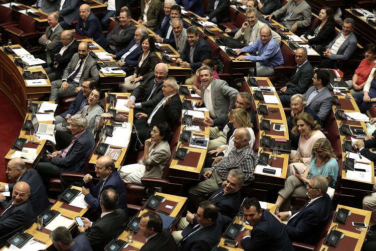 Βουλή: Συνεχίζεται η συζήτηση επί της πρότασης μομφής της ΝΔ