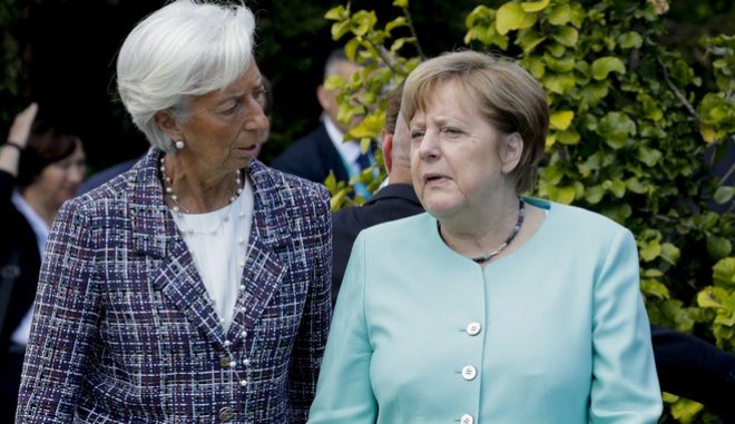 Συνάντηση Λαγκάρντ – Μέρκελ για το ελληνικό χρέος και το ρόλο του ΔΝΤ