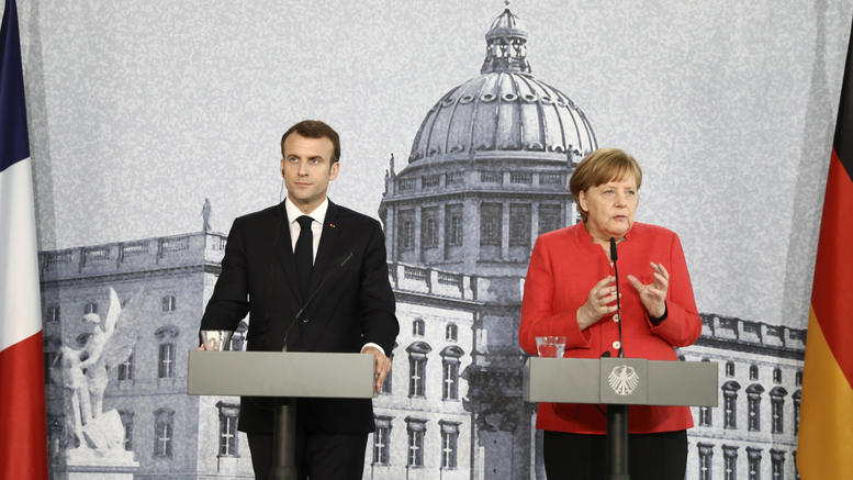 LIVE Η συνέντευξη τύπου Μέρκελ – Μακρόν