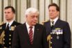 Ποιοι και γιατί ζητούν την παραίτηση Παυλόπουλου