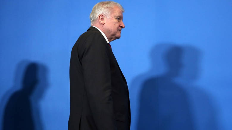 Άρχισαν τα “όργανα” για το CSU μετά το εκλογικό αποτέλεσμα στη Βαυαρία – Τοπική οργάνωση ζητεί την παραίτηση Ζεεχόφερ