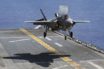 Εντυπωσιακή κάθετη προσγείωση F35 σε βρετανικό αεροπλανοφόρο (video)