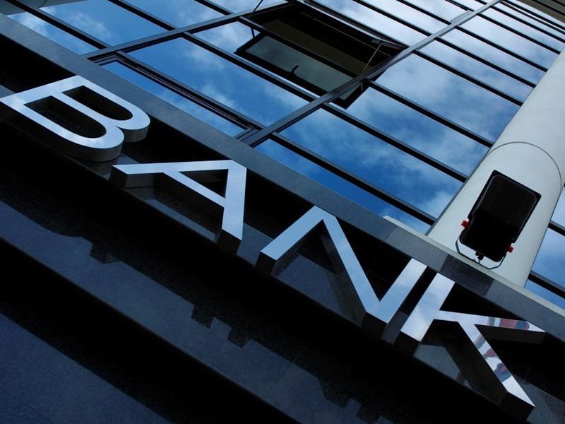 Τα αρνητικά σενάρια των “κόκκινων δανείων” που έριξαν τις τραπεζικές μετοχές
