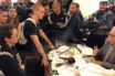 Εισβολή μαθητών και φοιτητών στο γραφείο του υπουργού Παιδείας (video)