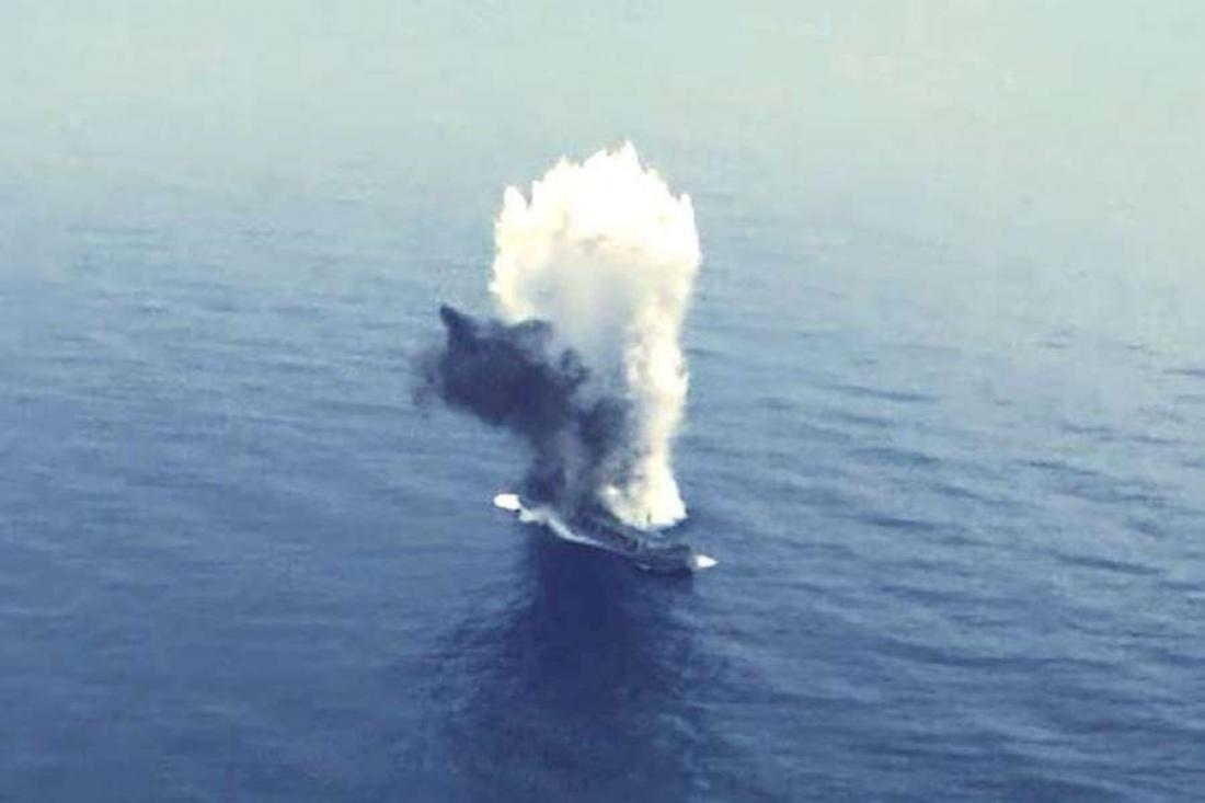 Αναβαθμίζει τις προκλήσεις η Άγκυρα – Τουρκικά υποβρύχια βυθίζουν πλοίο δίπλα στο Barbaros (video)