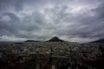Φθινοπωρινός ο καιρός το Σαββατοκύριακο με βροχές αλλά υψηλές θερμοκρασίες και ισχυρούς βοριάδες (video)