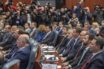 Πολιτικό θρίλερ στα Σκόπια: Ο Ζάεφ απελευθέρωσε δύο βουλευτές του VMRO για να ψηφίσουν