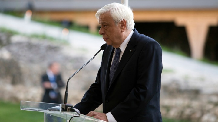 Παυλόπουλος: Αν δεν υπερασπιστούμε το κοινωνικό κράτος θα διαμορφωθούν τέρατα