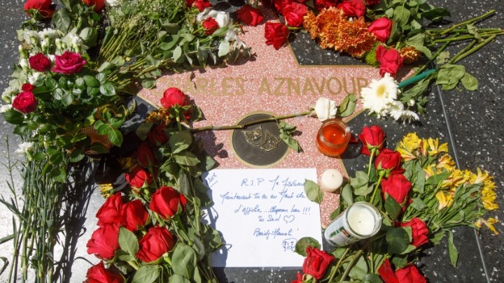 “Ξαφνικά σιωπή” – Το ύστατο χαίρε από φίλους και καλλιτέχνες στον Σαρλ Αζναβούρ