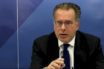 Κουμουτσάκος: Δημόσια συγγνώμη για τη φωτογραφία με τα πόδια πάνω στο γραφείο