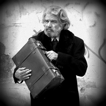 “Ο Μαρξ στο Σόχο” μια παράσταση του Άγ. Αντωνόπουλου