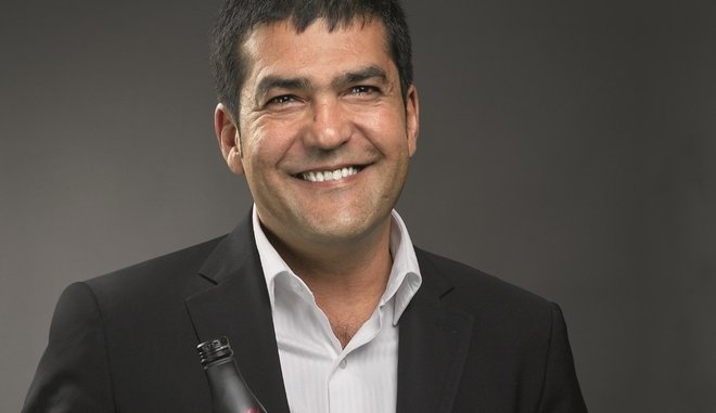 Νίκος Κουμέτης: Ο Έλληνας που πήρε το “τιμόνι” της Coca-Cola Ευρώπης