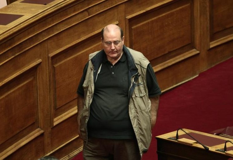 Φίλης: Οι κυβερνήσεις πέφτουν στη Βουλή, όχι στην τηλεόραση!