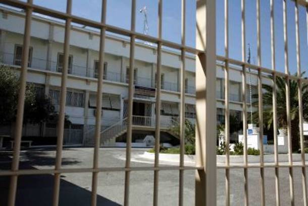 Στη φυλακή η 82χρονη που έστησε το σύγχονο “Κωσταλέξι” στην Καλλιθέα