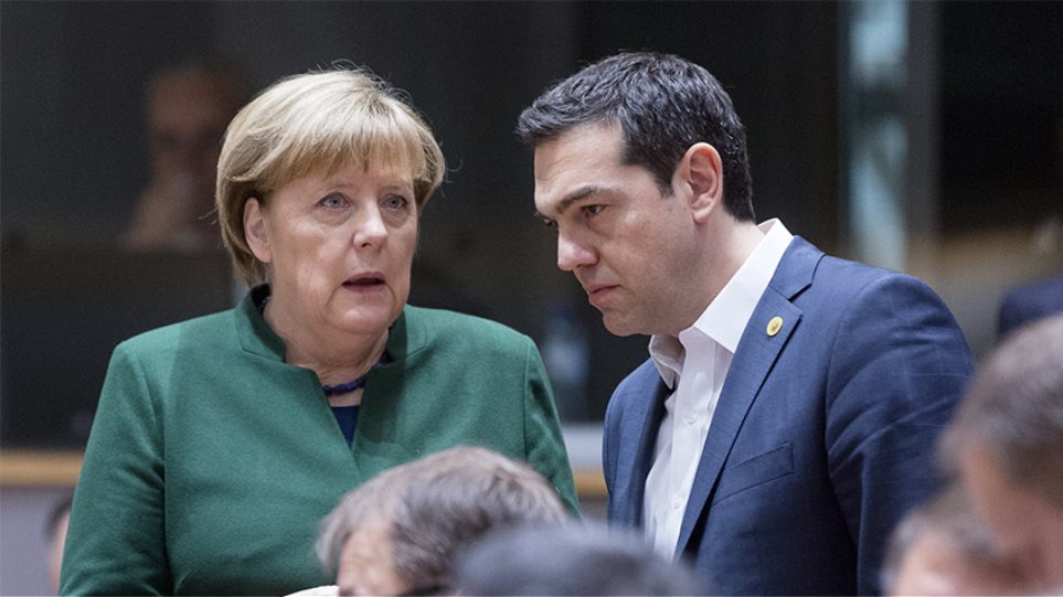 Bloomberg: Η Μέρκελ στηρίζει τα σχέδια Τσίπρα για τη μη περικοπή των συντάξεων
