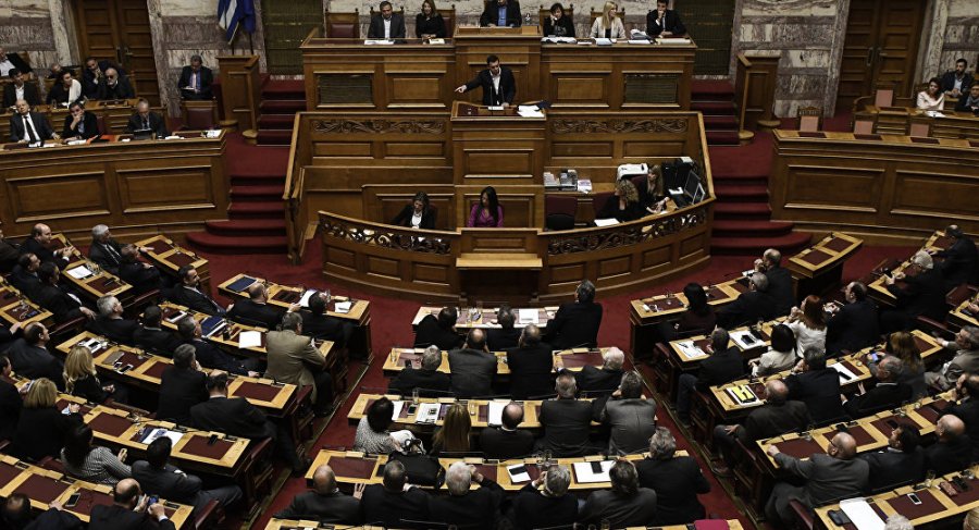 ΒΟΥΛΗ LIVE Λεπτό προς λεπτό η αντιπαράθεση στην ολομέλεια για την αναθεώρηση του Συντάγματος