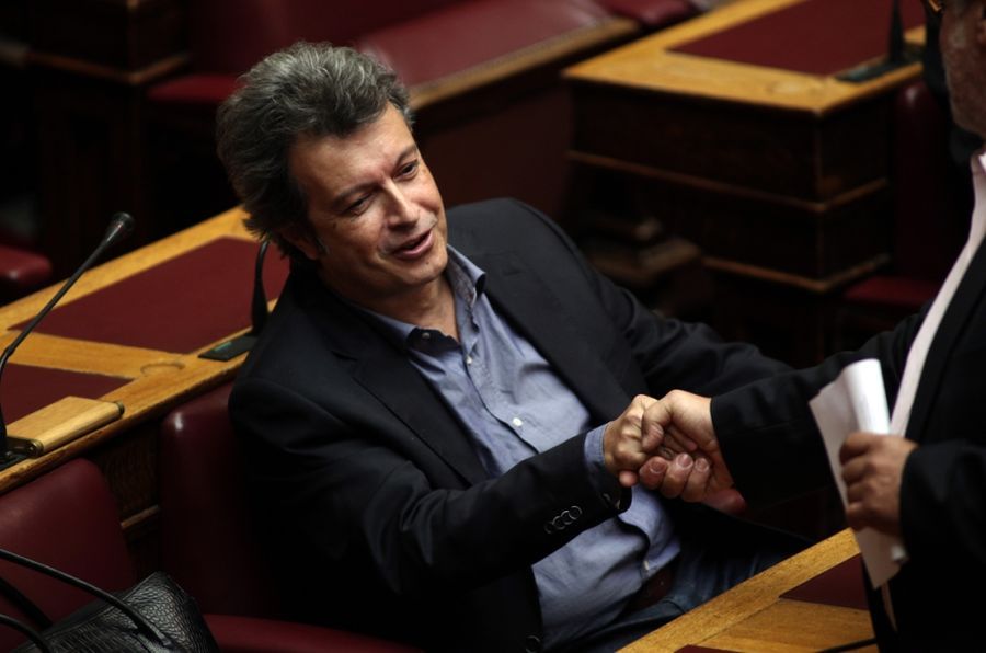 Διχάζει τον κεντροδεξιό Τύπο η υποψηφιότητα Τατσόπουλου με τη Ν.Δ