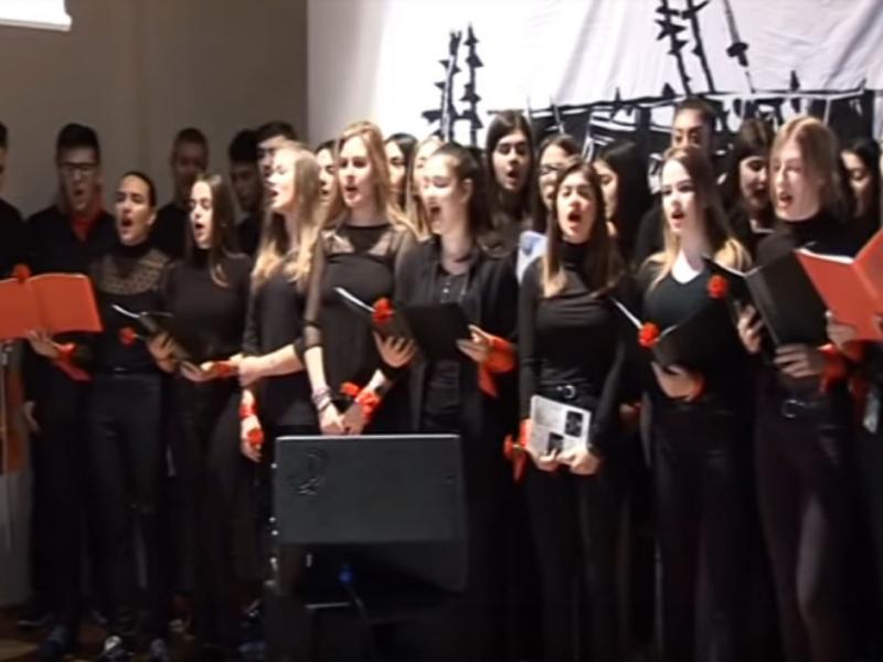 Bella Ciao: Συγκινούν οι μαθητές και οι μαθήτριες του 4ου ΓΕΛ Κοζάνης στη γιορτή για το Πολυτεχνείο (video)
