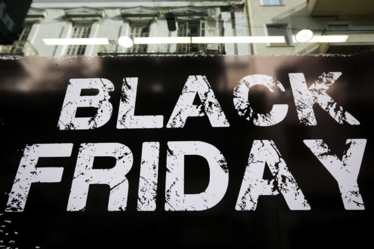Black Friday: Χωρίς ουρές και ταλαιπωρία λόγω… black week