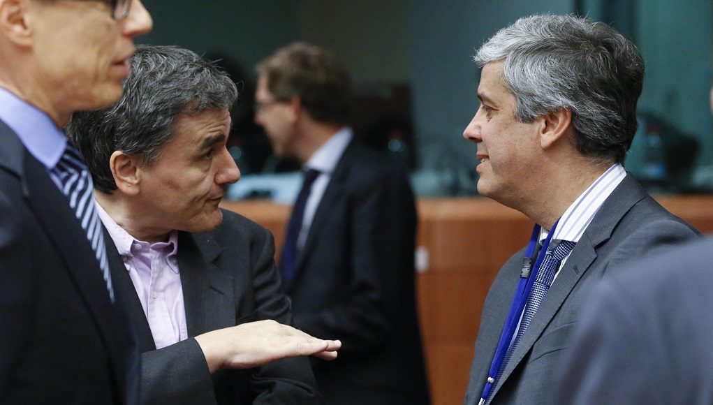 Eurogroup: Συντάξεις και πακέτο ΔΕΘ βάζει από το “παράθυρο” ο Τσακαλώτος