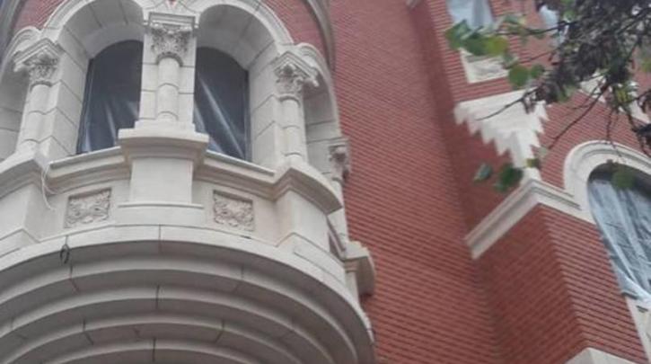 Θεσσαλονίκη: Νεκρός ο 65χρονος οικοδόμος, που έπεσε από την ταράτσα του “Κόκκινου Σπιτιού”