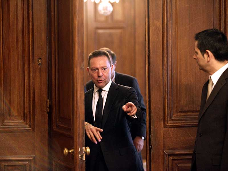 Στουρνάρας για την μείωση των συντάξεων: “Οι συμφωνίες πρέπει να τηρούνται”