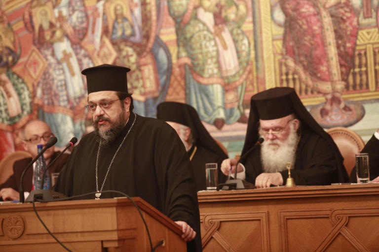 Ιεραρχία: Ολοκληρώθηκε με ένταση η συνεδρίαση – Αποχώρησαν οι μητροπολίτες Μεσσηνίας και Καισαριανής – Οι προτάσεις Ιερώνυμου