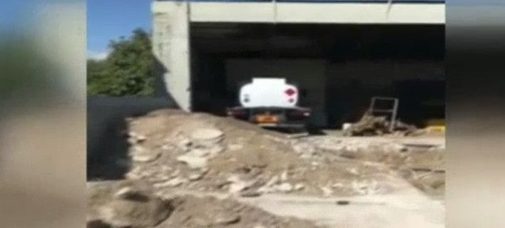Το ΣΔΟΕ μπούκαρε με… μπουλντόζα σε πρατήριο με νοθευμένα καύσιμα (video)