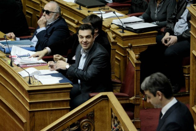 Ο Τσίπρας προσκάλεσε για καφέ τον Μητσοτάκη… όταν ξαναπεράσει από το σπίτι του στην Κυψέλη (video)