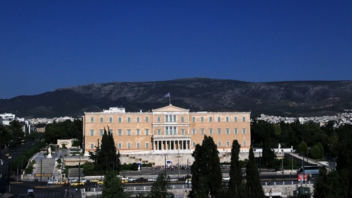 Συνταγματική Αναθεώρηση: Μπορεί να επιτευχθεί συναίνεση;- Οι συνταγματολόγοι απαντούν