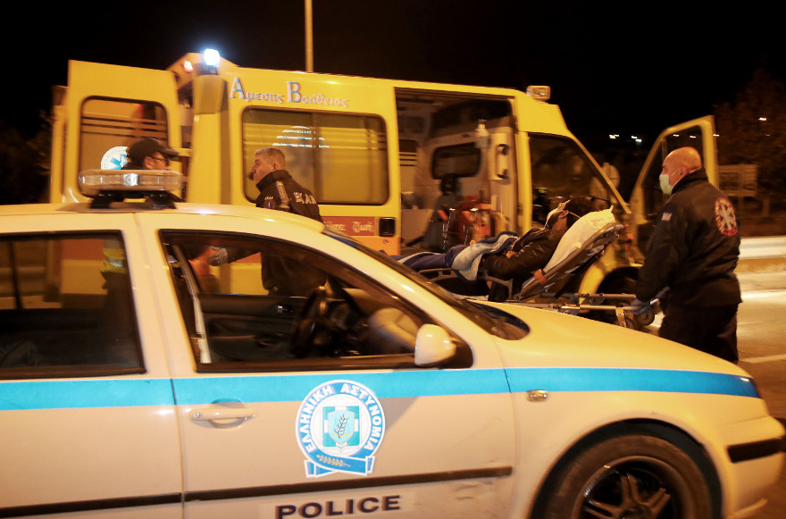 Θεσσαλονίκη: 4χρονο κοριτσάκι νεκρό και 28 τραυματίες σε σφοδρή σύγκρουση φορτηγού με βαν που μετέφερε πρόσφυγες! (video)