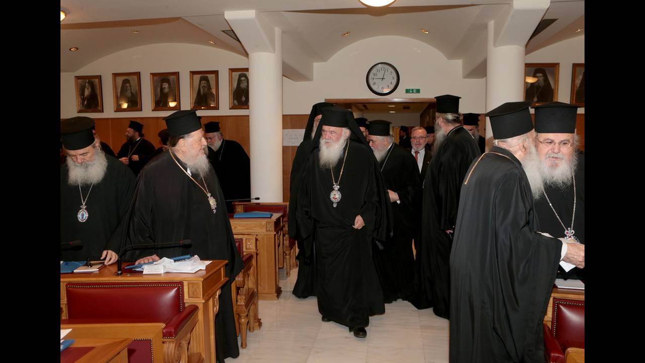 Η απόφαση της Ιεράς Συνόδου: Συνεχίζεται ο διάλογος για τις σχέσεις Κράτους, Εκκλησίας – Στο “τραπέζι” εκ νέου η μισθοδοσία των κληρικών