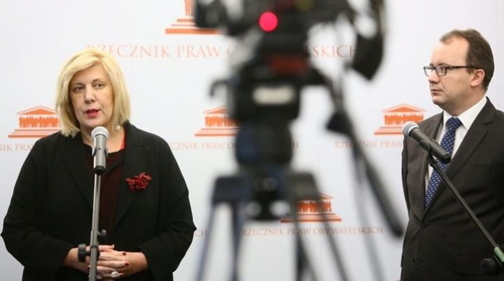 Μιγιάτοβιτς: Κατώτερες των αποδεκτών προτύπων οι συνθήκες υποδοχής των προσφύγων στην Ελλάδα