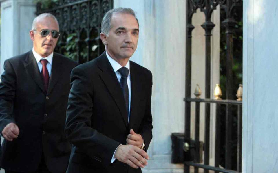 Αρθροσκοπήσεις: Ευρύτατη κοινοβουλευτική πλειοψηφία – πλην Ν.Δ. – στέλνει στη Δικαιοσύνη τον Σαλμά