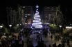 Φωταγωγήθηκε το χριστουγεννιάτικο δέντρο στην πλατεία Συντάγματος! (εικόνες)