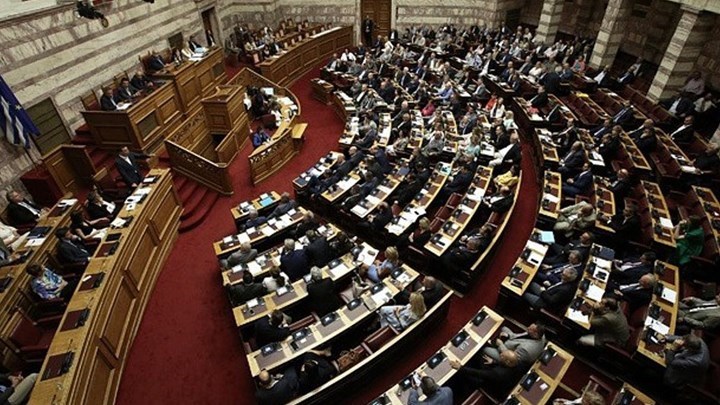 Βουλή: Ψήφος εμπιστοσύνης στην κυβέρνηση – 151 “ναι”, 148 “όχι”