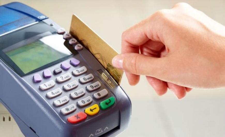 Επαγγελματίες από 53 κλάδους στο σύστημα υποχρεωτικής πληρωμής με κάρτες