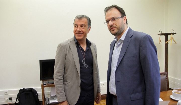 Ραγδαίες εξελίξεις: Ο Θεοδωράκης συζητά με Θεοχαρόπουλο, μετά την ανεξαρτητοποίηση Αμυρά