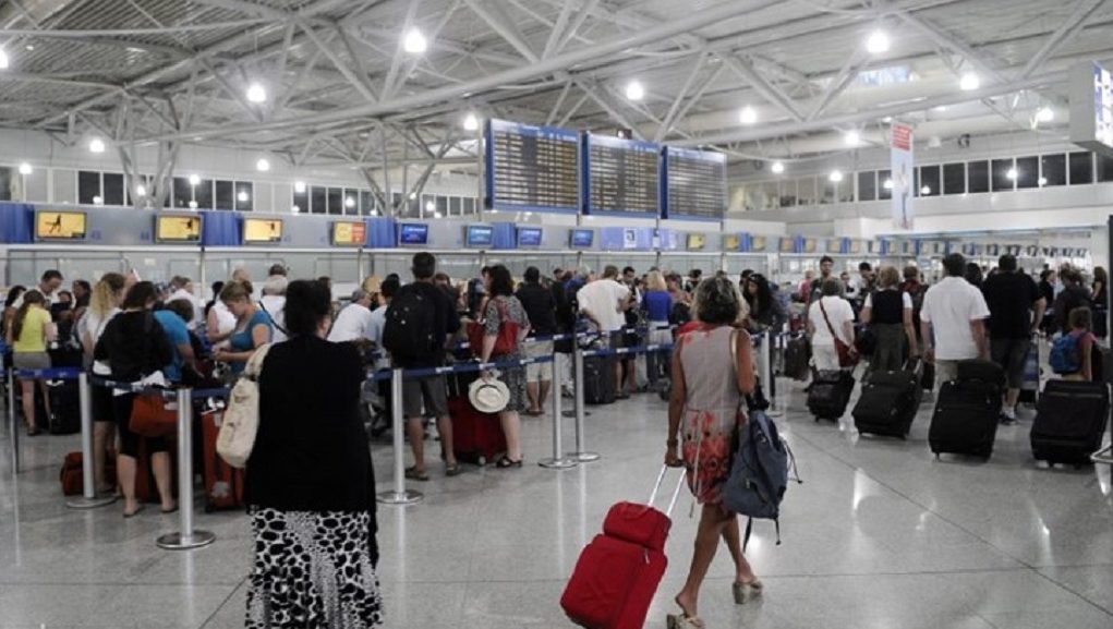 Πάνω από 60 εκατ. οι ταξιδιώτες στα ελληνικά αεροδρόμια για το 2018