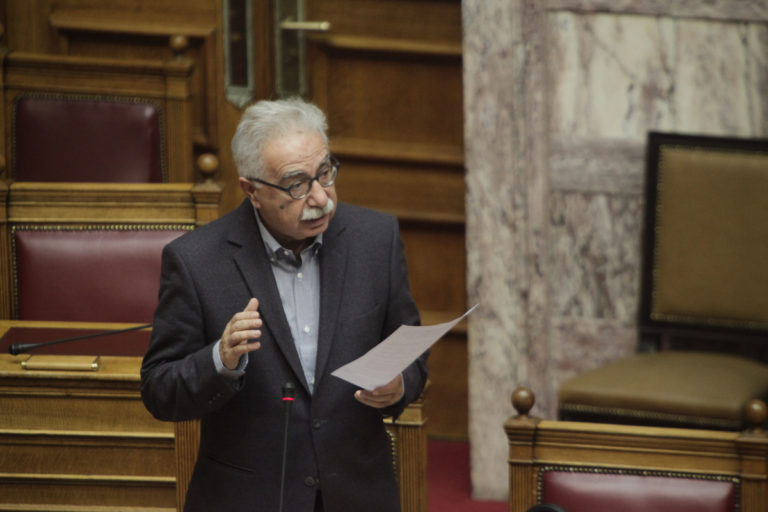 Γαβρόγλου: Διορίζονται 450 εκπαιδευτικοί, επιτυχόντες του διαγωνισμού ΑΣΕΠ 2008 (vid)