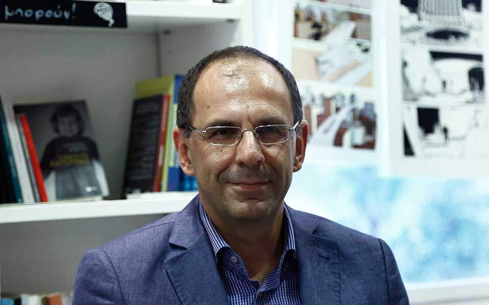 Σύμβουλος του Μητσοτάκη “αδειάζει”… τον Μητσοτάκη