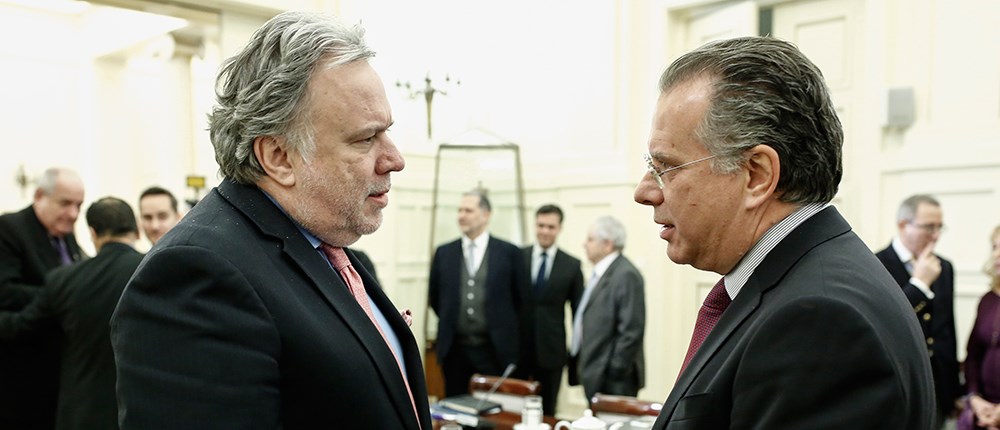 Σύγκρουση Κατρούγκαλου- Κουμουτσάκου στην Επιτροπή για τις Πρέσπες