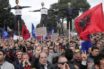 Αλβανία: Χιλιάδες διαδηλωτές ζητούν την παραίτηση Ράμα – Παραιτούνται οι βουλευτές της αντιπολίτευσης