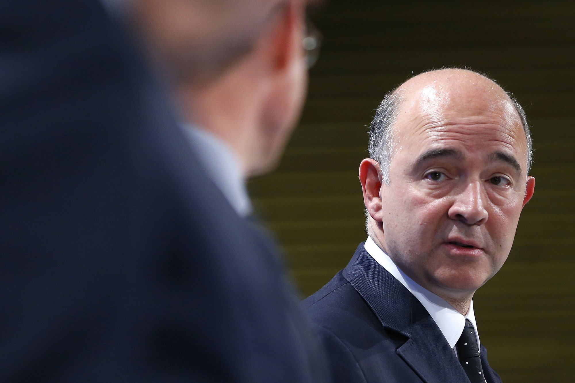 Μοσκοβισί από τη Βουλή: Με αιχμές κατά των Βέμπερ και Σόιμπλε