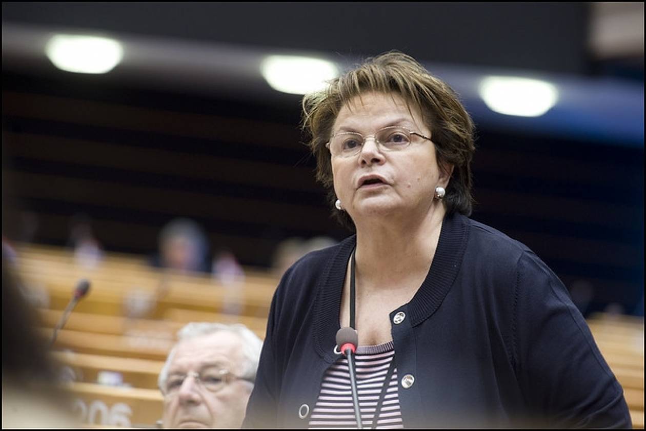 Documento: Κυριάκο σε ενοχλεί ο Πέτρος αλλά όχι η Νίκη….. ;