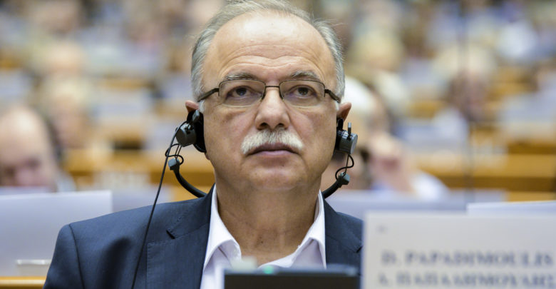 Παπαδημούλης σε Γιούνκερ, Τουσκ και Ταγιάνι για το “Μακελειό”: Να καταδικάσετε τον φασισμό και το μίσος