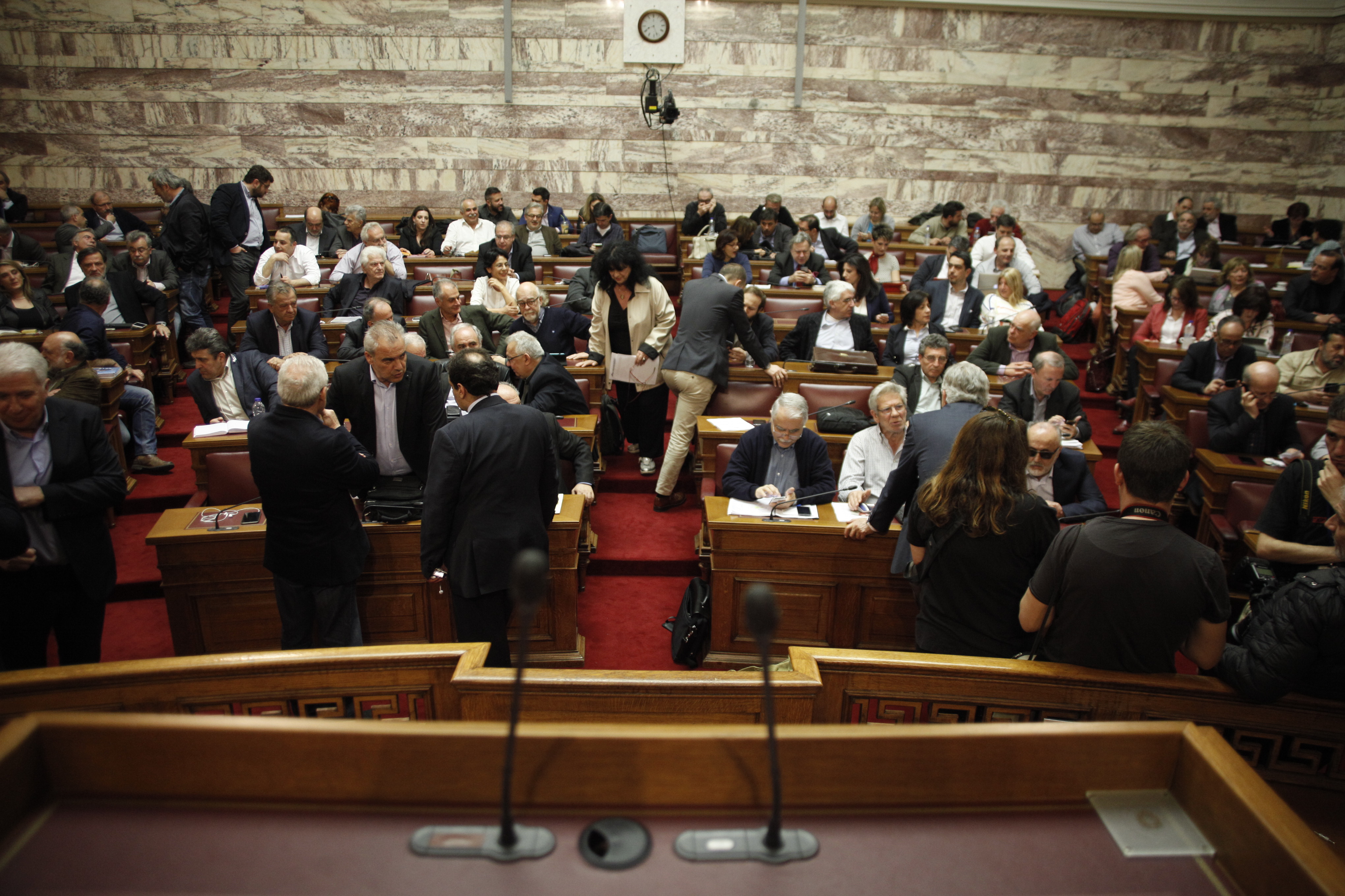 Όλοι οι διάλογοι βουλευτών στην ΚΟ του ΣΥΡΙΖΑ και η παρέμβαση Τσίπρα