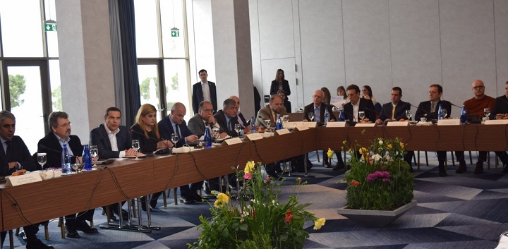 Τσίπρας σε οινοπαραγωγό: “… είναι παραβίαση της Συμφωνίας των Πρεσπών”